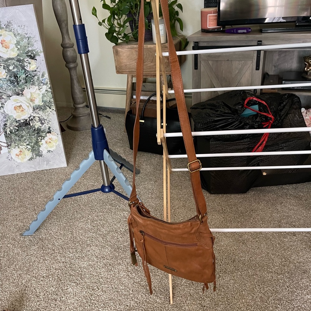 Moving sale! Lucky brand 100% leather crossbody bag..